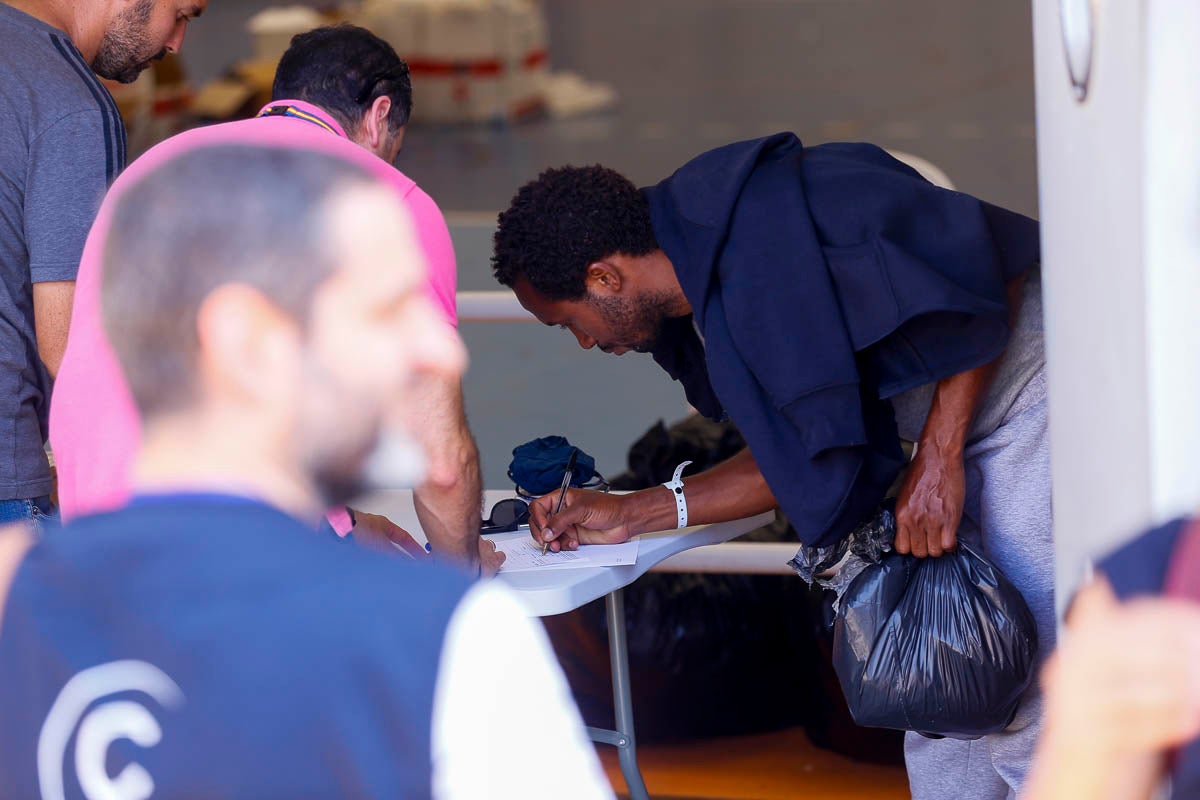 Las ONGS Cruz Roja, CEPAIM, CEAR y Mensajeros por la paz se van a hacer cargo de estas personas