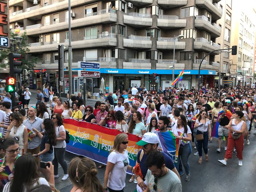 La marcha por el Orgullo LGTBIQ+ recorre las calles de la ciudad