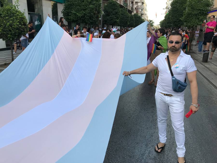 La marcha por el Orgullo LGTBIQ+ recorre las calles de la ciudad