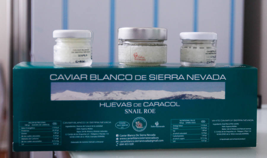 Una granja familiar en Cenes de la Vega produce este exclusivo manjar que se vende a 1.600 euros el kilo.