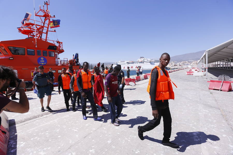 El dispositivo de búsqueda se inició a raíz de que, sobre las 8.10 horas, una ONG haya informado de la salida de esta embarcación desde la costa marroquí de Bouyafar