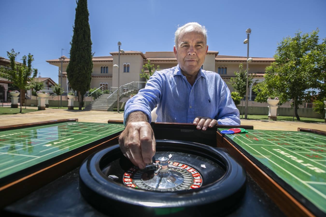 La Junta de Andalucía informaba ayer sobre la una de la tarde de que el nuevo casino de Granada «generará doscientos empleos directos»