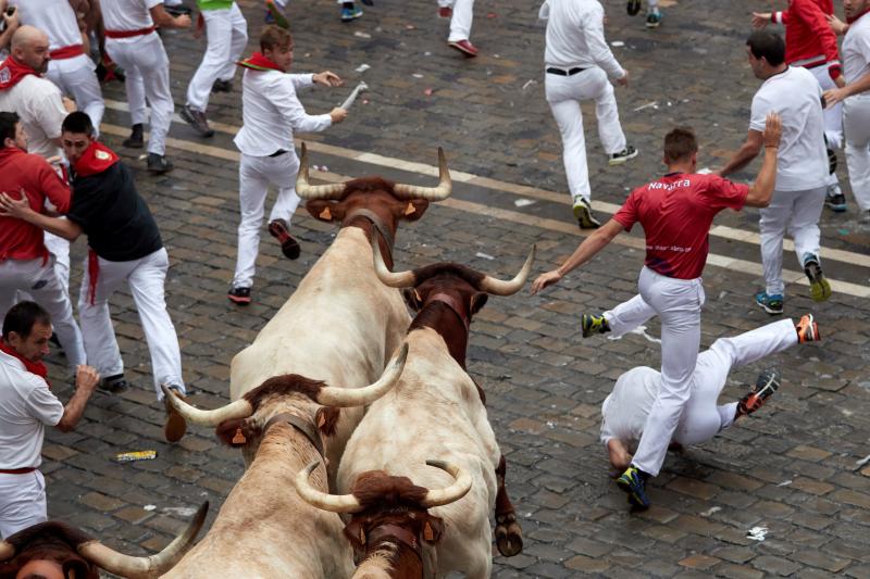 La carrera ha durado dos minutos y 54 segundos y ha sido tranquila, aunque ha habido momentos de peligro en Santo Domingo con los dos toros rezagados