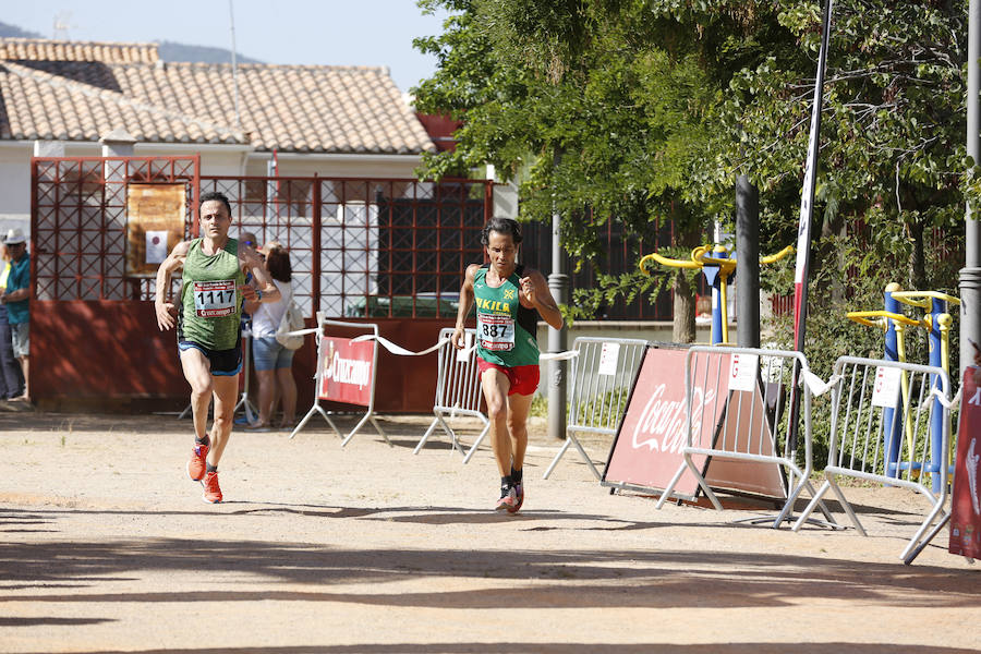 Juan Pérez y Petersson se llevan la victoria en Gójar, en una carrera que ha reunido a más de 700 corredores