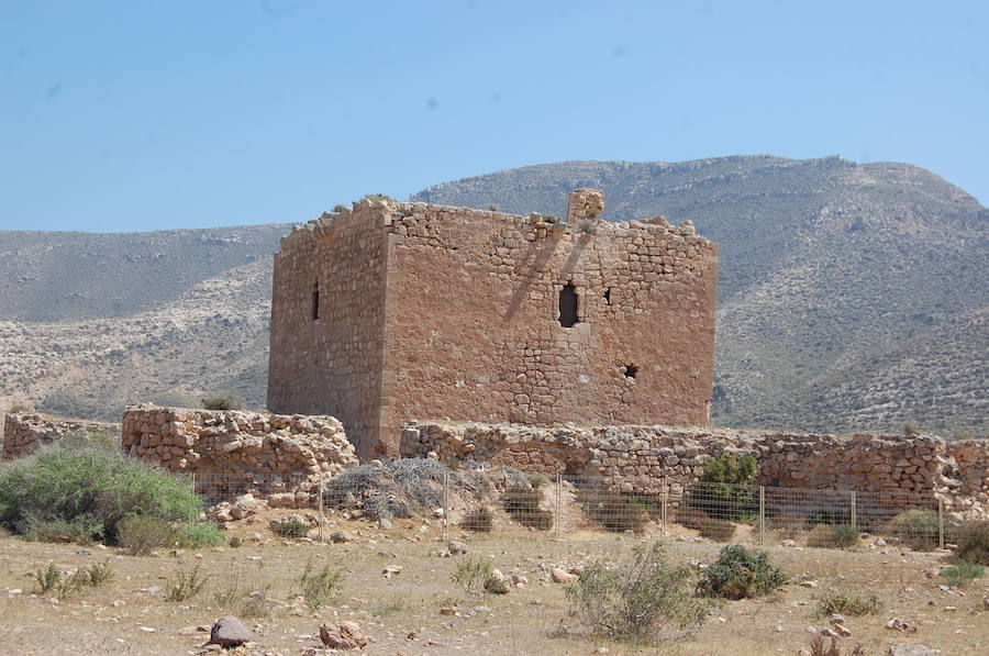 La fortaleza fue embargada para reparar daños en sus casas 