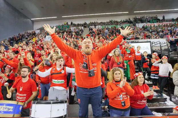 La afición al baloncesto vuelve a respaldar a su equipo. Este año, en LEB Oro. 