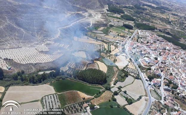 Controlado el incendio forestal declarado en Castilléjar