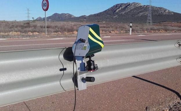 ¿Cómo usa la DGT los Radares Velolaser y en qué carreteras los coloca?