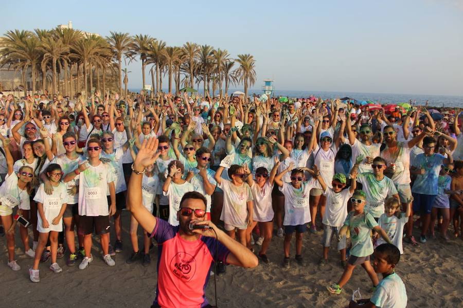 El anejo de Motril celebra la II Color Run; una combinación perfecta de fiesta y deporte