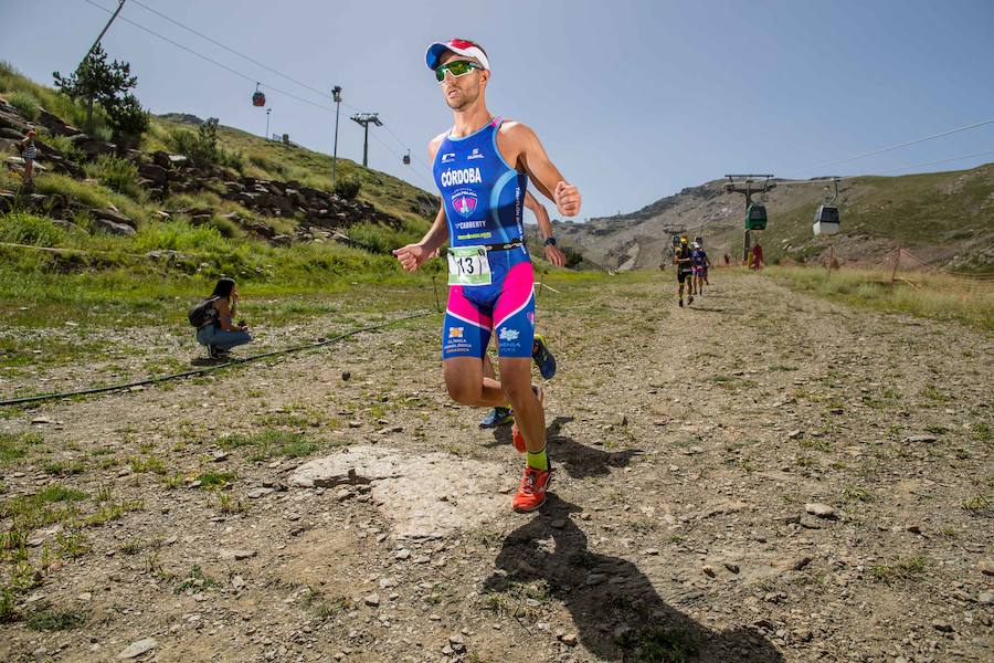 Las mejores imágenes de esta espectacular carrera entre Pradollano y La Hoya de la Mora.