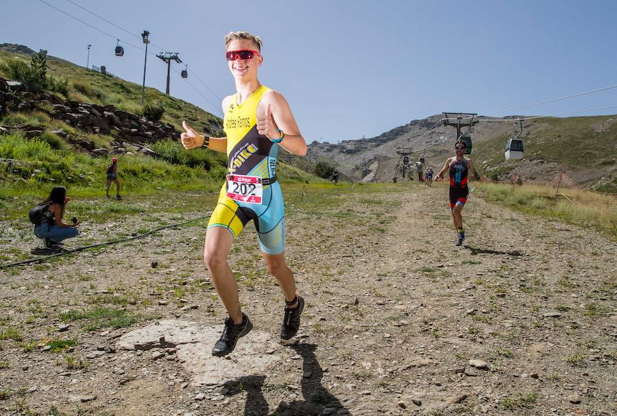 Las mejores imágenes de esta espectacular carrera entre Pradollano y La Hoya de la Mora.