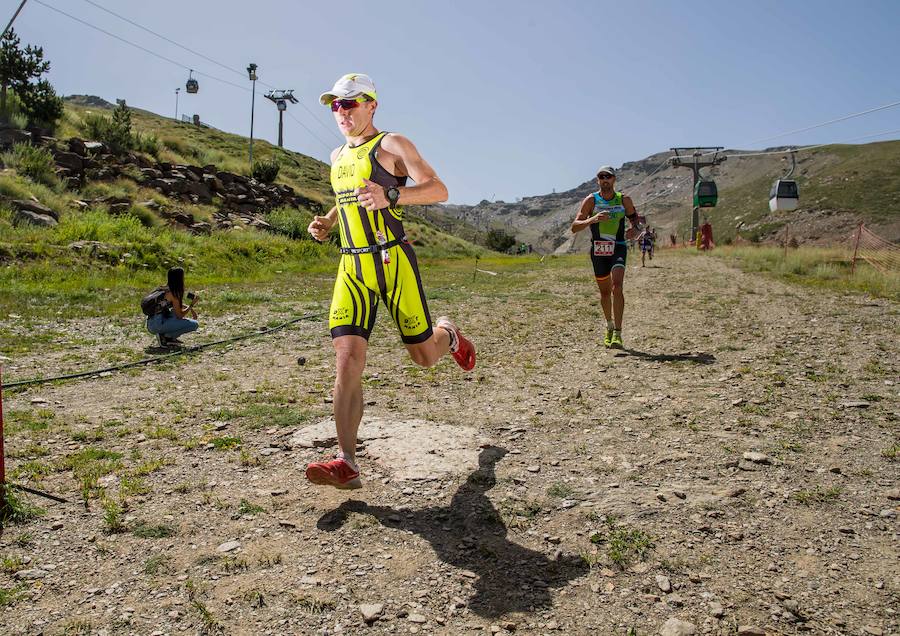 Las mejores imágenes de esta espectacular carrera entre Pradollano y La Hoya de la Mora.