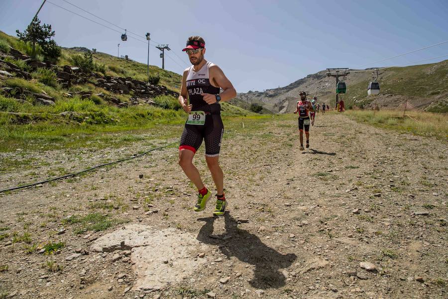 Las mejores imágenes de esta espectacular carrera entre Pradollano y La Hoya de la Mora.