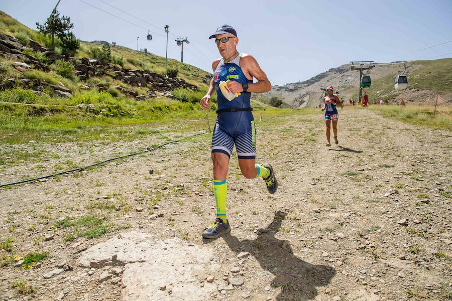 Las mejores imágenes de esta espectacular carrera entre Pradollano y La Hoya de la Mora.