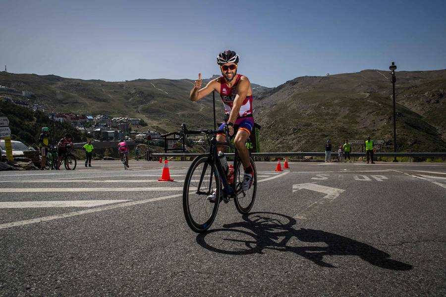Las mejores imágenes de esta espectacular carrera entre Pradollano y La Hoya de la Mora.