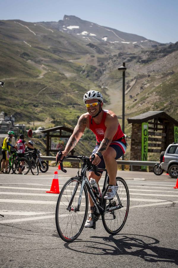 Las mejores imágenes de esta espectacular carrera entre Pradollano y La Hoya de la Mora.