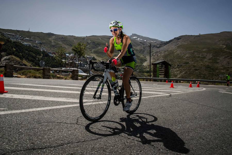 Las mejores imágenes de esta espectacular carrera entre Pradollano y La Hoya de la Mora.