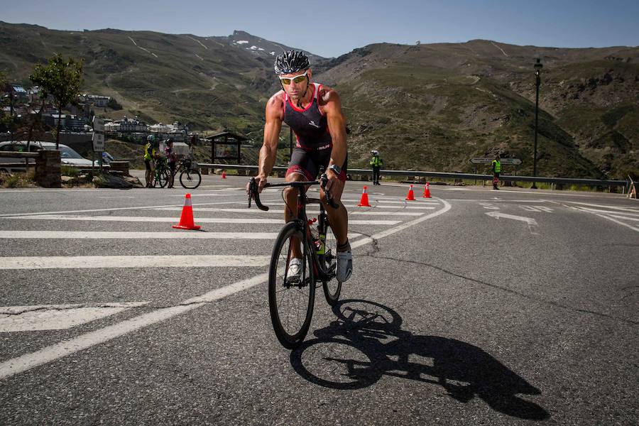 Las mejores imágenes de esta espectacular carrera entre Pradollano y La Hoya de la Mora.