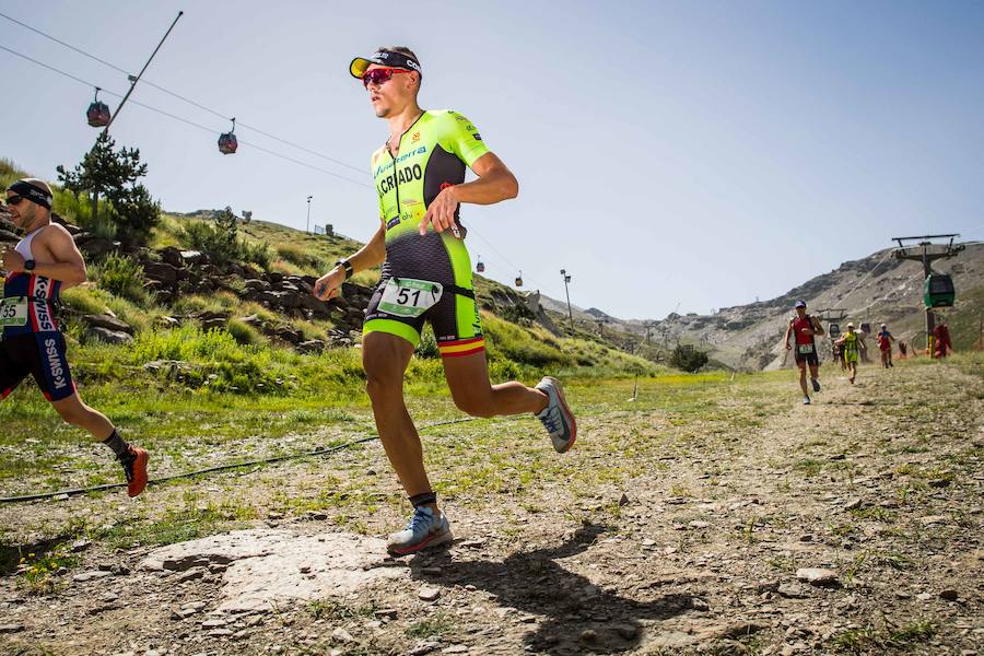 Las mejores imágenes de esta espectacular carrera entre Pradollano y La Hoya de la Mora.