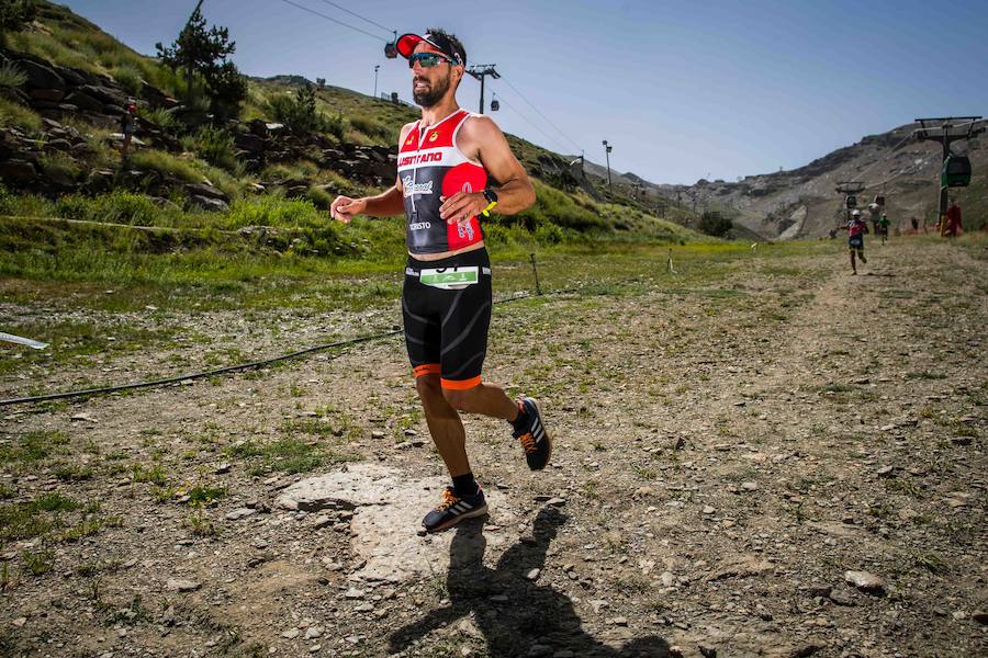 Las mejores imágenes de esta espectacular carrera entre Pradollano y La Hoya de la Mora.