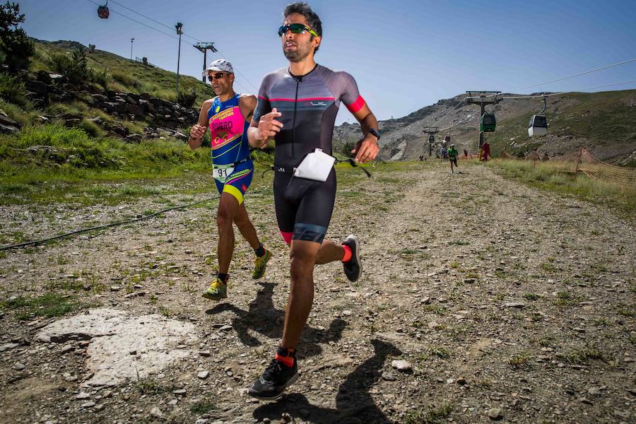 Las mejores imágenes de esta espectacular carrera entre Pradollano y La Hoya de la Mora.