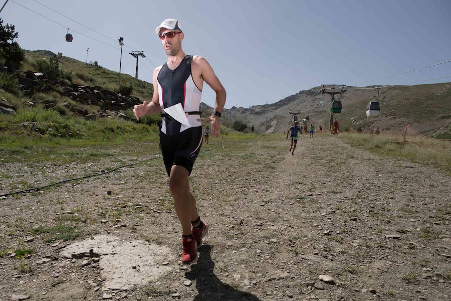Las mejores imágenes de esta espectacular carrera entre Pradollano y La Hoya de la Mora.