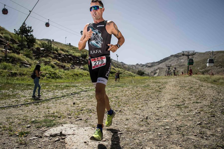 Las mejores imágenes de esta espectacular carrera entre Pradollano y La Hoya de la Mora.