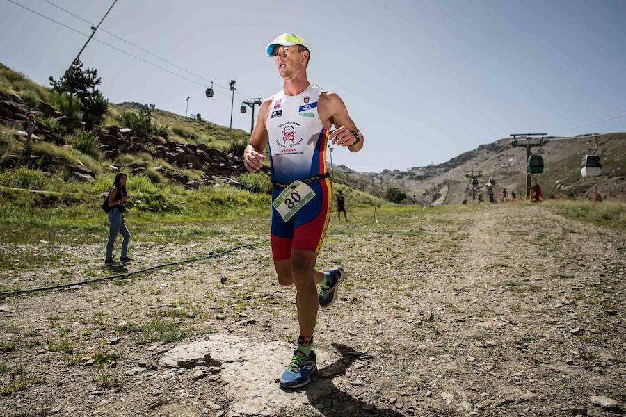 Las mejores imágenes de esta espectacular carrera entre Pradollano y La Hoya de la Mora.