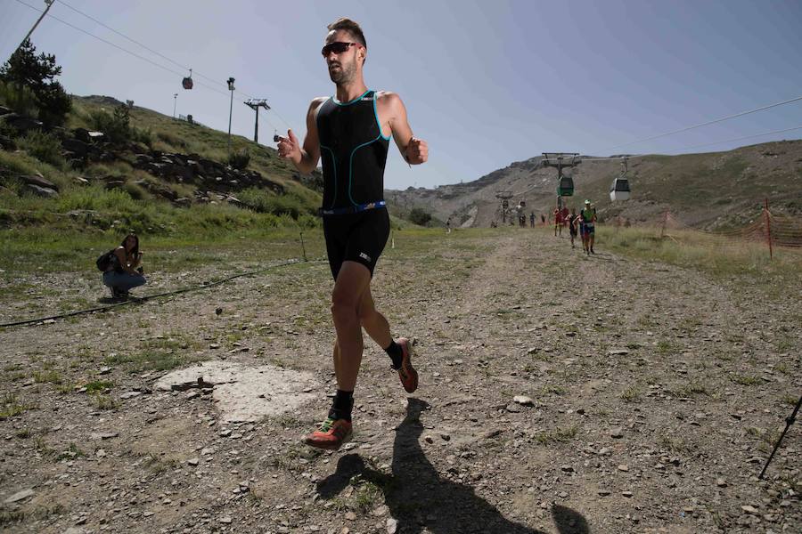 Las mejores imágenes de esta espectacular carrera entre Pradollano y La Hoya de la Mora.