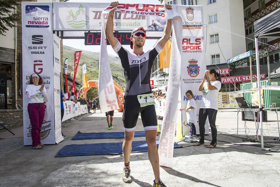 Las mejores imágenes de esta espectacular carrera entre Pradollano y La Hoya de la Mora.