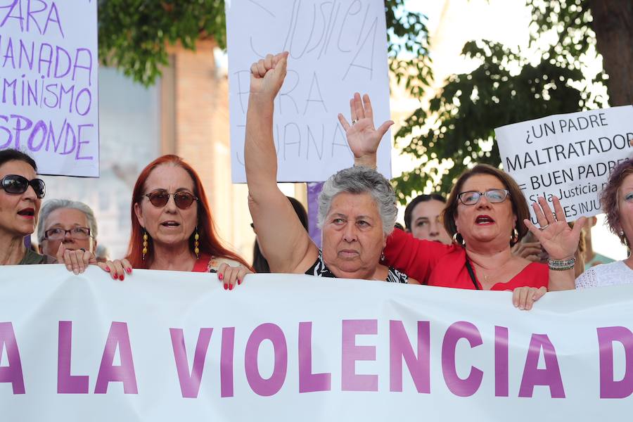 Así ha sido la concentración convocada para apoyar a Juan Rivas tras la sentencia que la condena a 5 años de prisión.