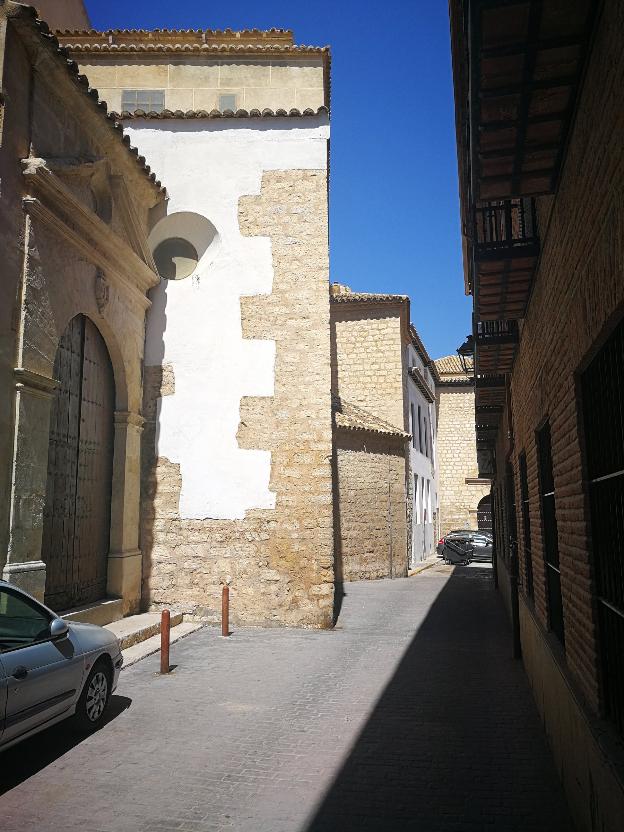 Vista de la antigua iglesia de Santo Domingo, en el barrio de La Magdalena. :: l. cádiz