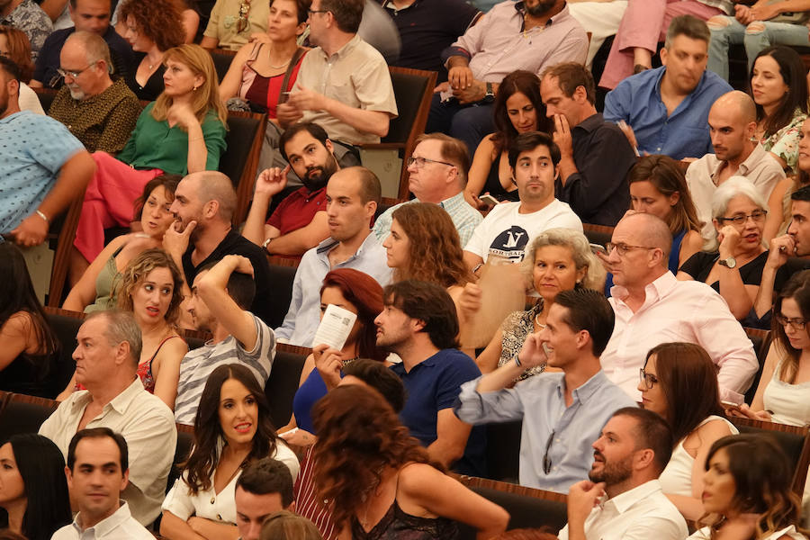 Diego 'El Cigala' demostró su poderío ante un auditorio Manuel de Falla abarrotado, como plato fuerte del Festival de la Guitarra de Granada