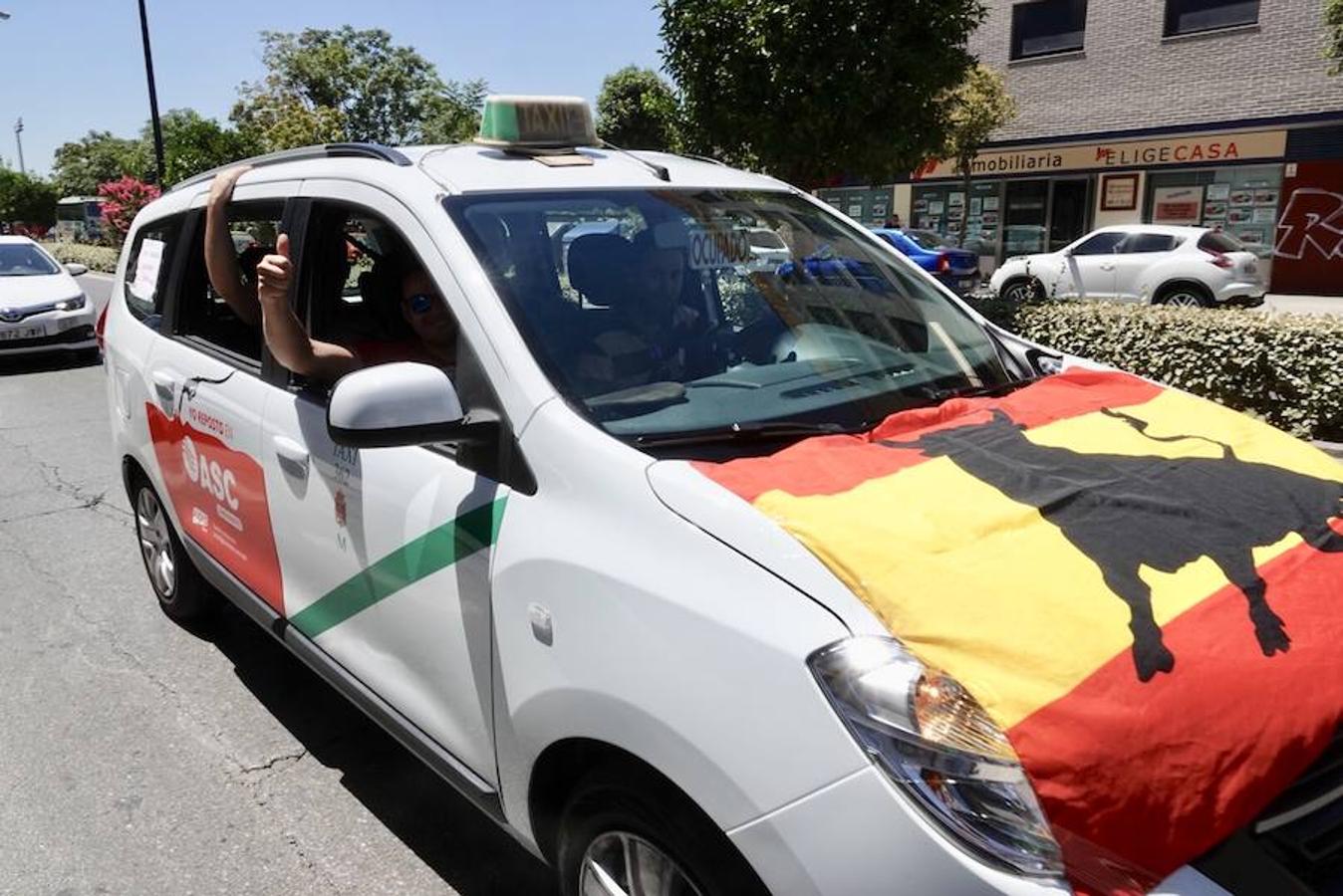 Ha tenido lugar una «marcha lenta» que ha atravesado la avenida Andalucía, Gran Vía y ha llegado hasta el Palacio de Congresos