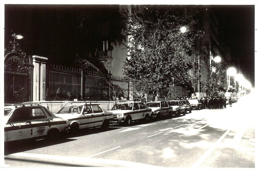 Huelga indefinida del colectivo tras el tiroteo que sufrió un taxi en Almanjáyar. Noviembre de 1987