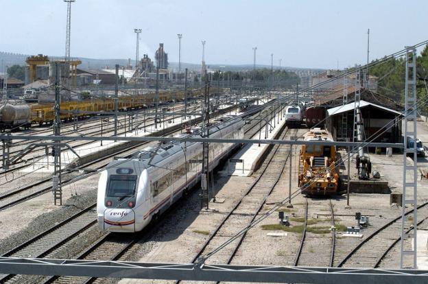 Tren en la estación Linares-Baeza. 