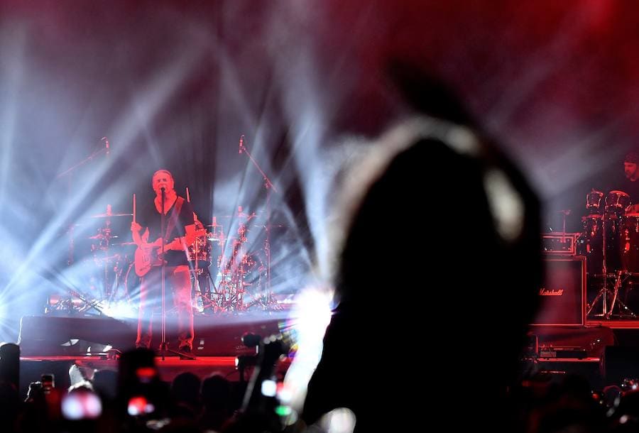 Maná lleva su «desmadre» de rock latino a Almería en un concierto de éxitos