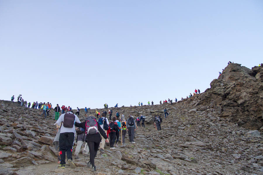 Los Tajos de la Virgen y el Mulhacén volvieron a ser el escenario de una de las tradiciones más queridas en Sierra Nevada