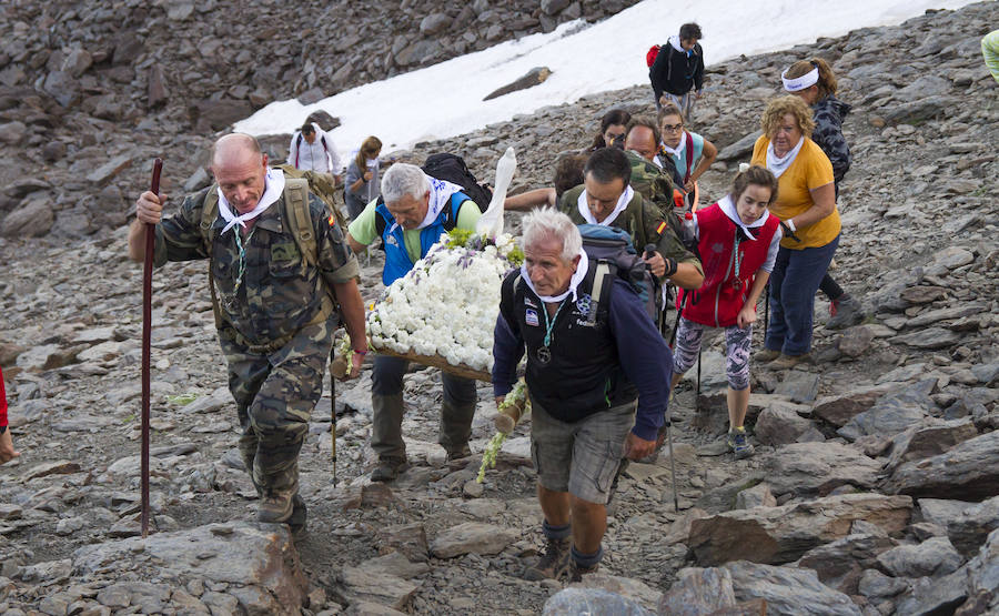 Los Tajos de la Virgen y el Mulhacén volvieron a ser el escenario de una de las tradiciones más queridas en Sierra Nevada