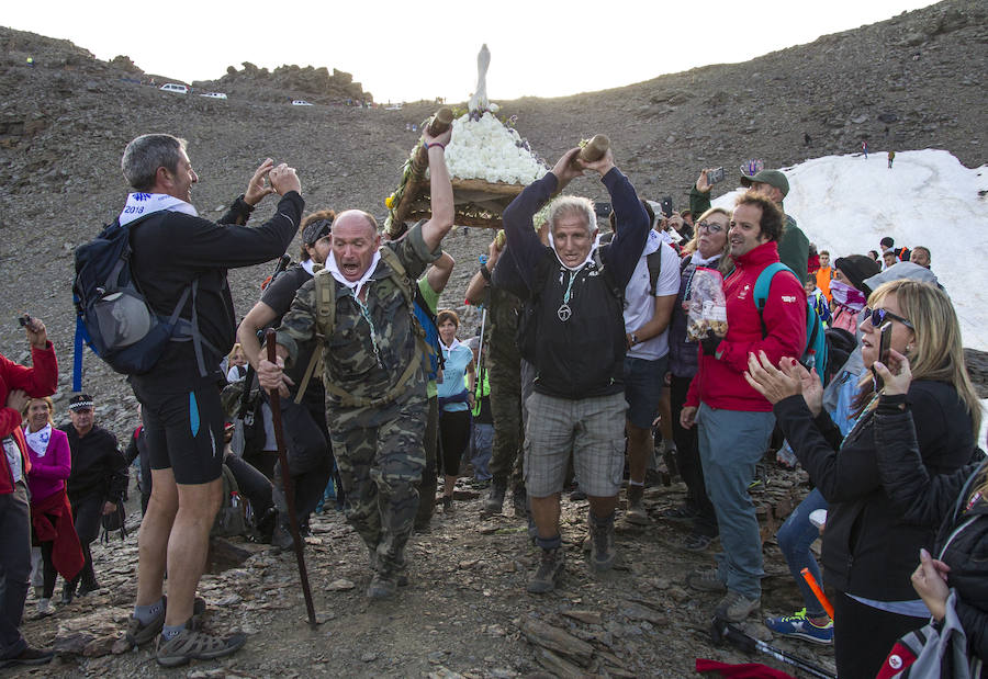 Los Tajos de la Virgen y el Mulhacén volvieron a ser el escenario de una de las tradiciones más queridas en Sierra Nevada