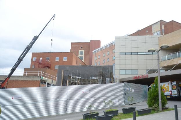 Obras del búnker junto a las Urgencias de los centros Médico-Quirúrgico y Materno-Infantil, en una foto de archivo. 