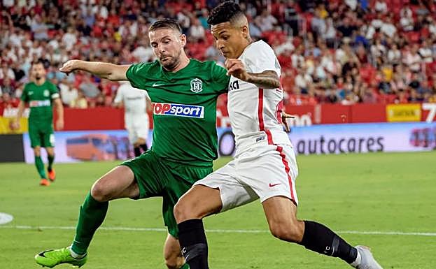 Arana, en una acción del partido ante el Zalgiris. 