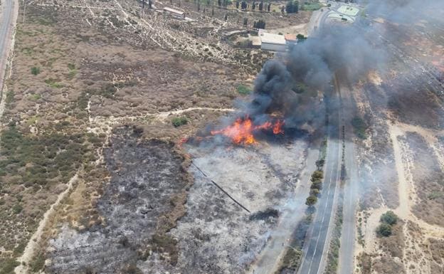 Controlado el incendio producido en el Cercado de Huércal de Almería