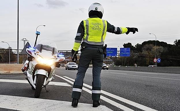 La solución de la DGT para reducir el número de accidentes por el uso del teléfono móvil