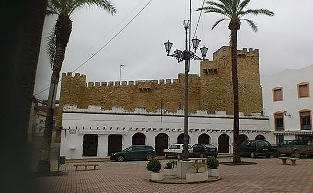 Nueva imagen para el Paseo de Colón y el acceso al castillo de Lopera
