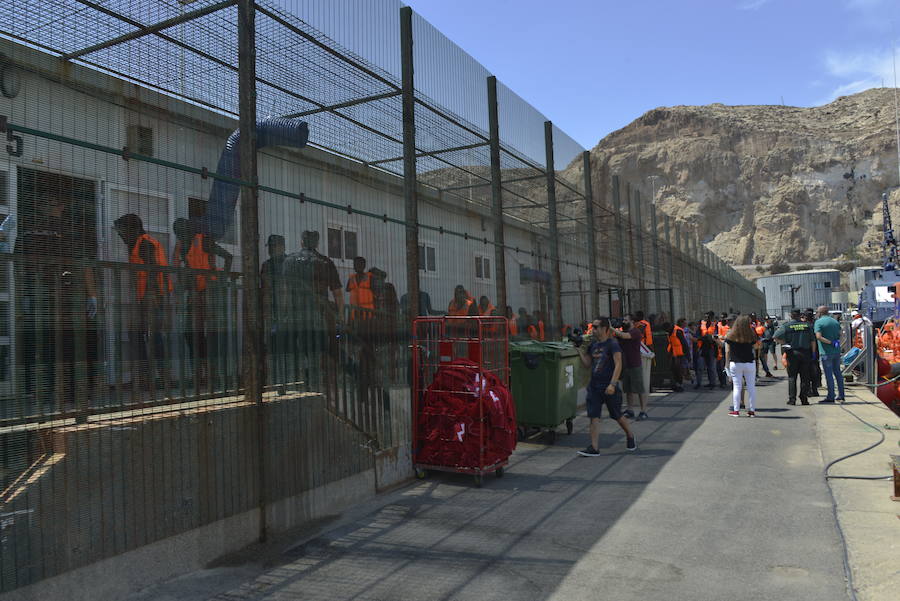 Ayer llegaron 95 personas en dos pateras que fueron atentidas en el Centro de Atención Temporal de Extranjeros