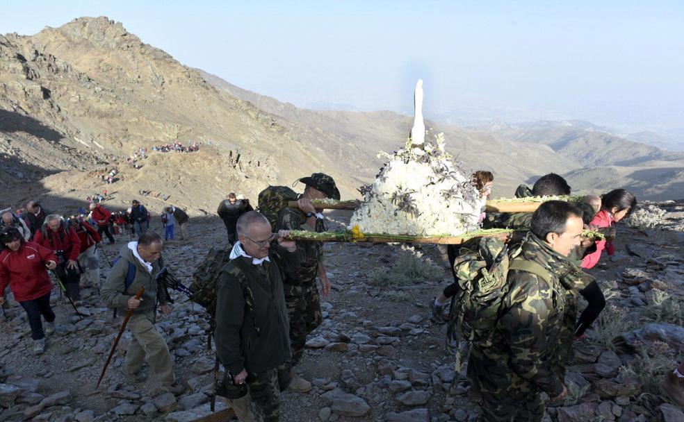 Romería de la Virgen de las Nieves en Sierra Nevada