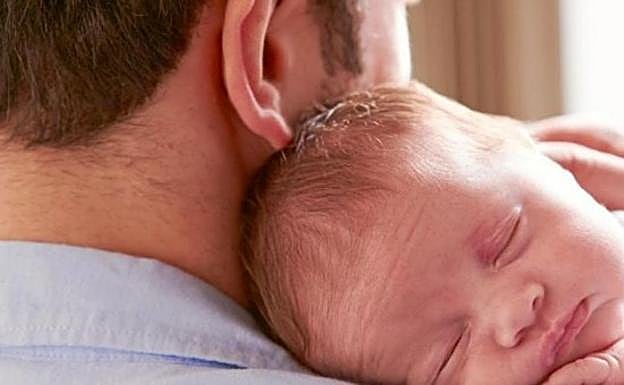 Así funciona el nuevo permiso de paternidad de 5 semanas: ¿cómo se solicita?