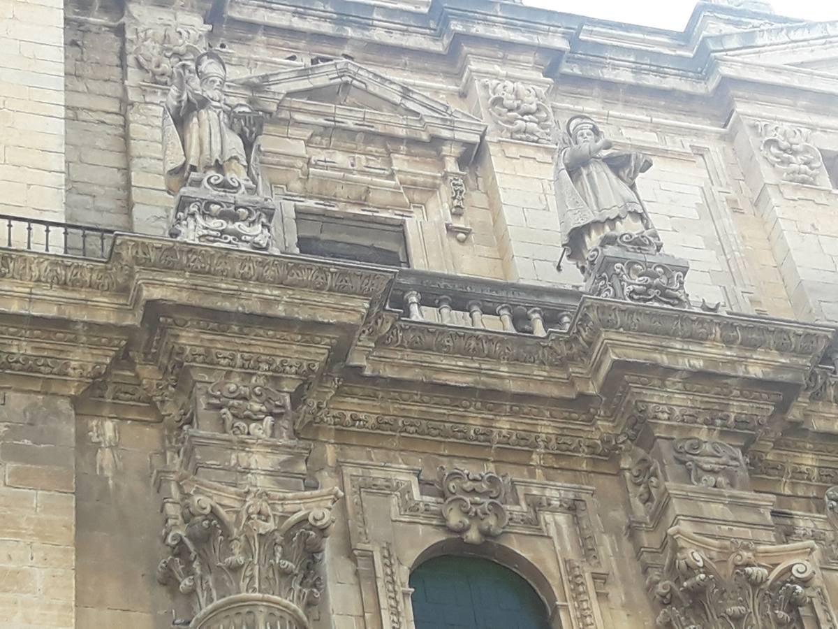 ¿Te habías dado cuenta de estos detalles de la fachada de la catedral? 