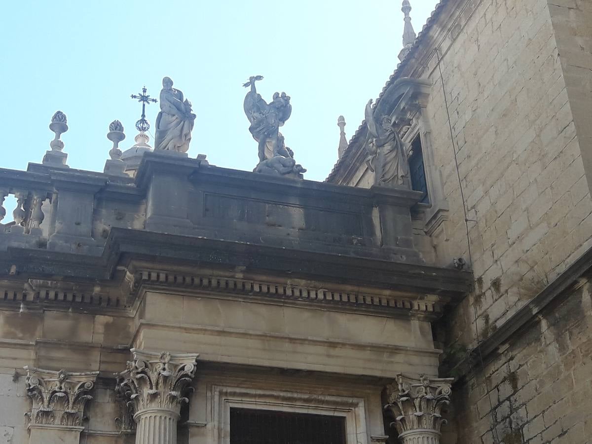 ¿Te habías dado cuenta de estos detalles de la fachada de la catedral? 
